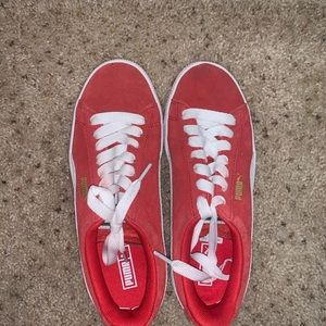 red puma shoes